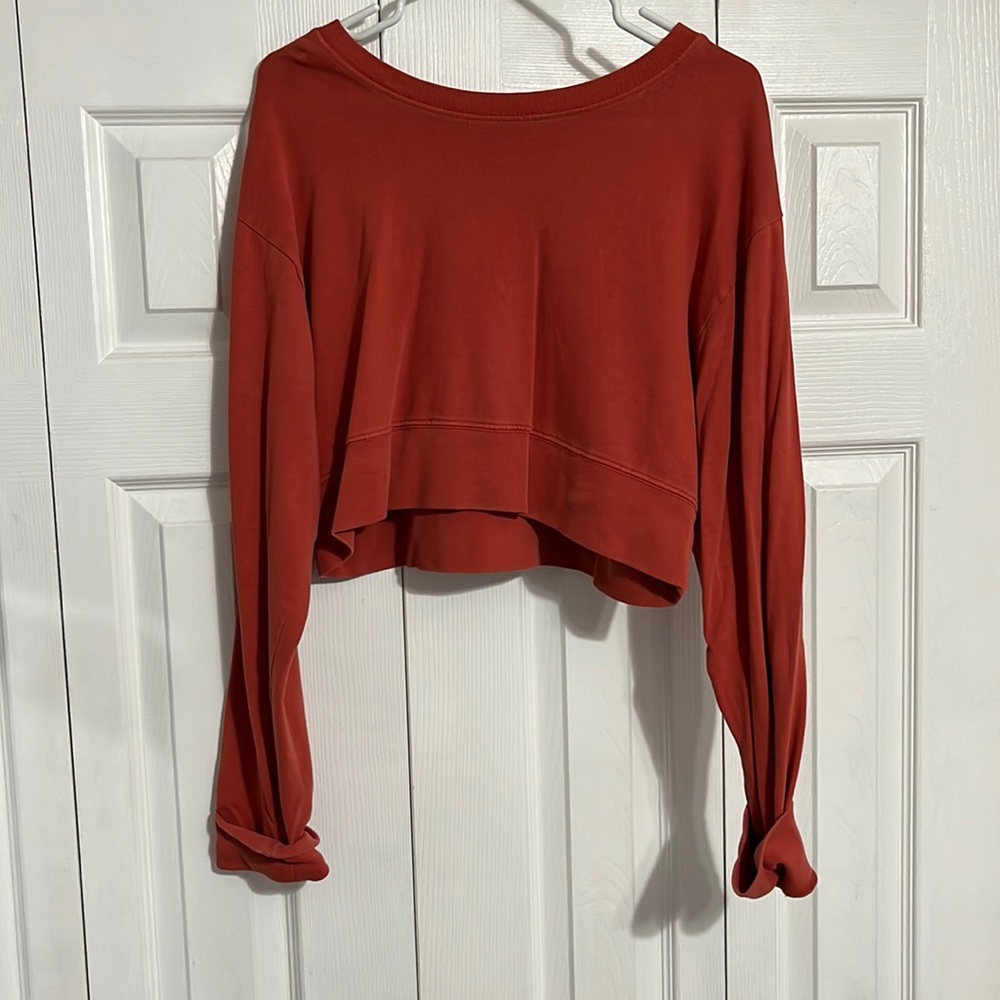 cropped sweatshirt